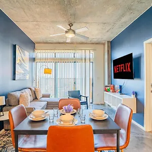 Apartment Striking 2bd - Cdt- Gym, Pool, Parking - Sleep8